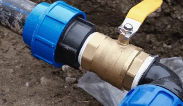 Llave de paso instalada en una conducción de agua potable en Teulada-Moraira