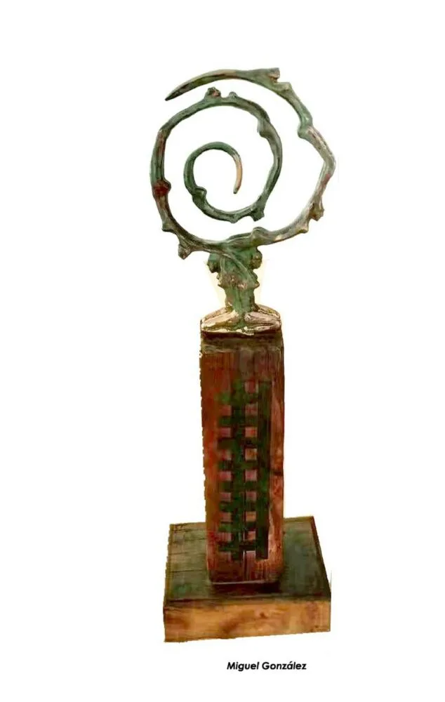 Image: Model of the sculpture "Eternal Feminine of the Sea" by Miguel González, winner of the III Villa de Calp Sculpture Competition.