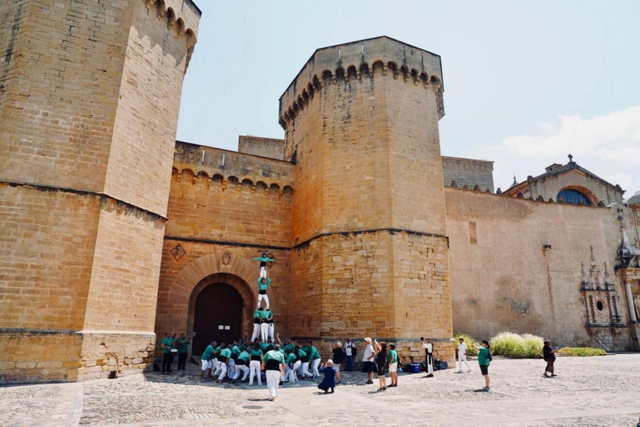 La Muixeranga de la Marina Alta rinde homenaje a Jaime I en Poblet