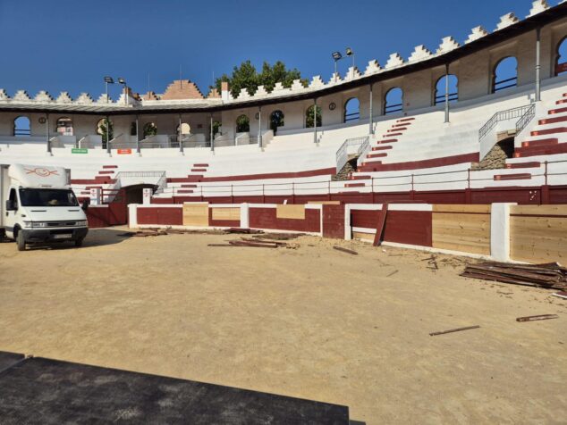 Ondara invierte más de 8.600 euros en la puesta a punto de la plaza de toros para Sant Jaume 2026 2 Imagen: Interior de la Plaza de Toros de Ondara en obras.