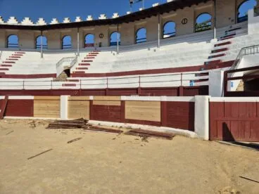 Plaza de Toros de Ondara con las nuevas barreras de madera