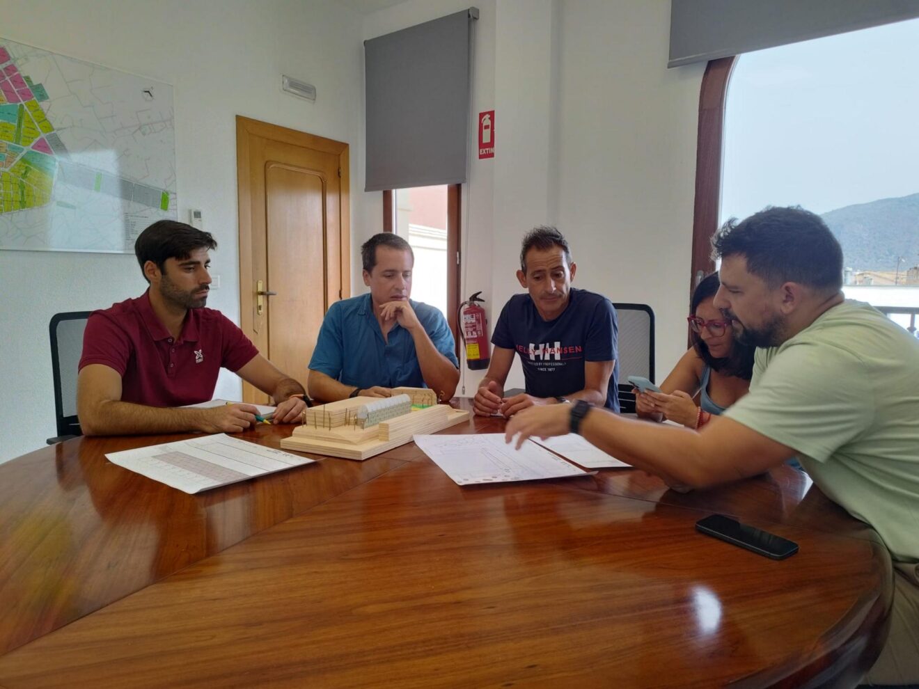 Reunión sobre el proyecto del futuro trinquet municipal de Pego