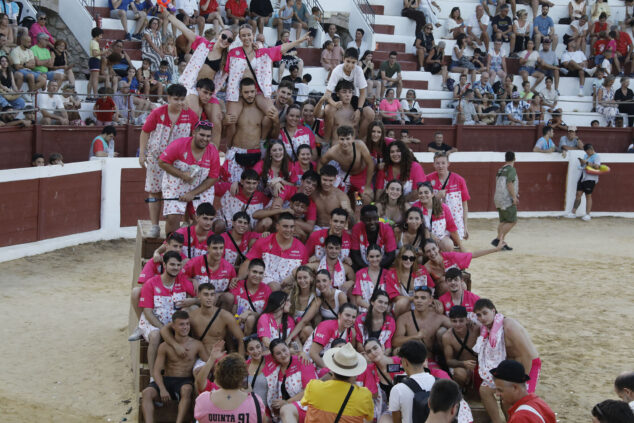 Penyes y quintades de Ondara desafían al calor en un multitudinario Dia de Sant Jaume 1 Imagen: Quintà Fanecaes 2026 en el Dia de Sant Jaume de Ondara
