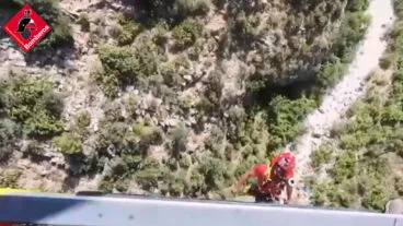 rescatan a un un ciclista de 69 anos tras quedar agotado y desorientado en el barranc de linfern