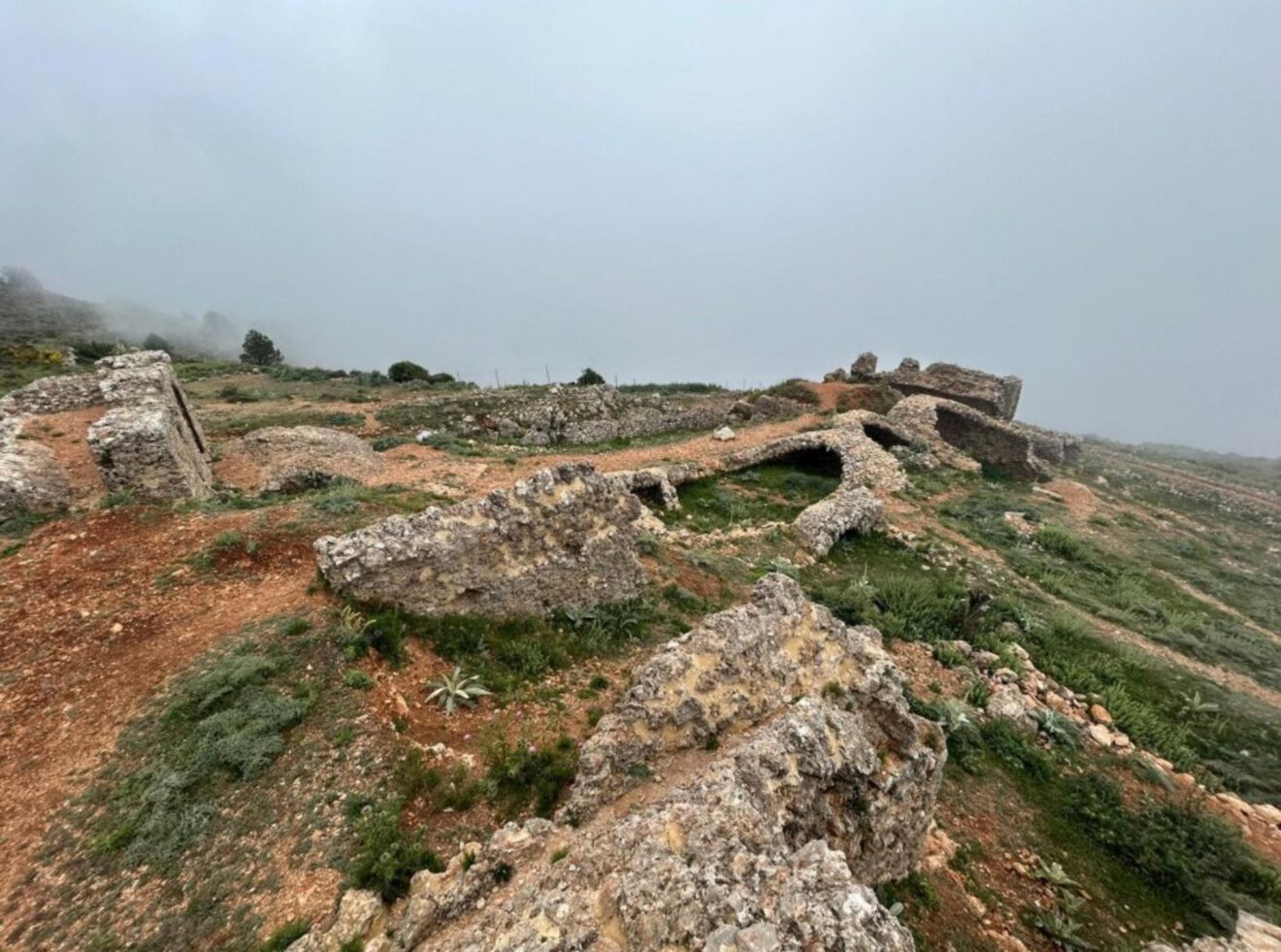 Estado de ruina del Castillo de Bernia en Alicante