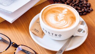 Su café proviene de una cuidada selección de granos de cinco países de origen