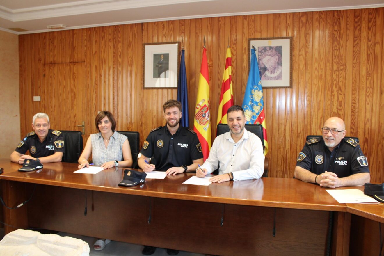 Toma de posesión del nuevo agente de la Policía Local de Ondara, Juan Muñoz Torres