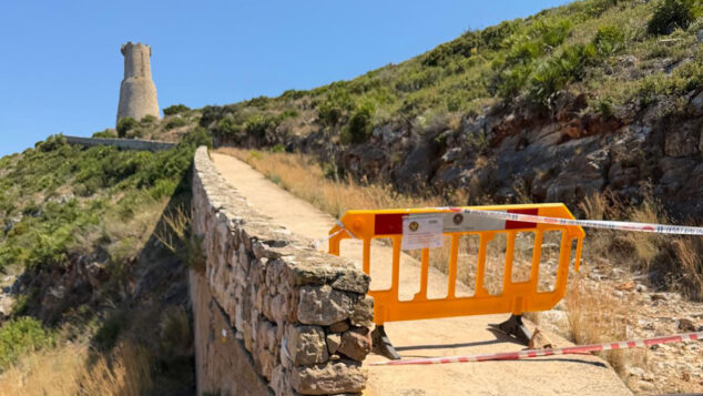 Imagen: Acceso al parque natural del Montgó cerrados este 2026 (archivo)