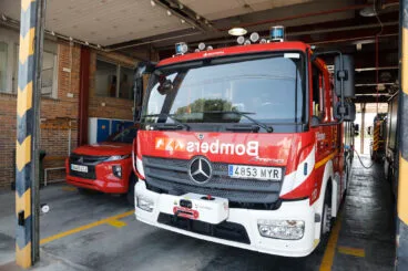 camion de bomberos en el reten de denia archivo