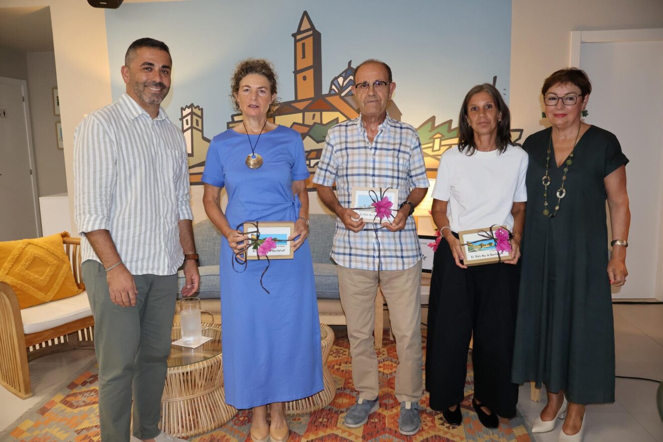 Participantes en la clausura del Festival Literario de Benitatxell