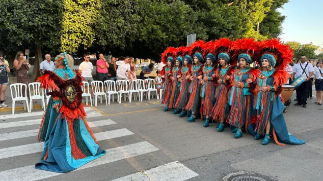 La historia de Els Poblets cobra vida en el gran desfile de Moros y Cristianos 2026 26 desfile moros y cristianos els poblets 2026 21