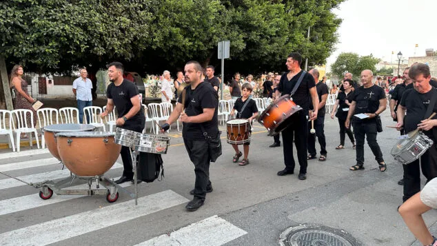 La historia de Els Poblets cobra vida en el gran desfile de Moros y Cristianos 2026 67 desfile moros y cristianos els poblets 2026 65