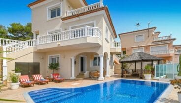 Disfrutar de unos días en la Costa Blanca es más fácil en Villa Paradise
