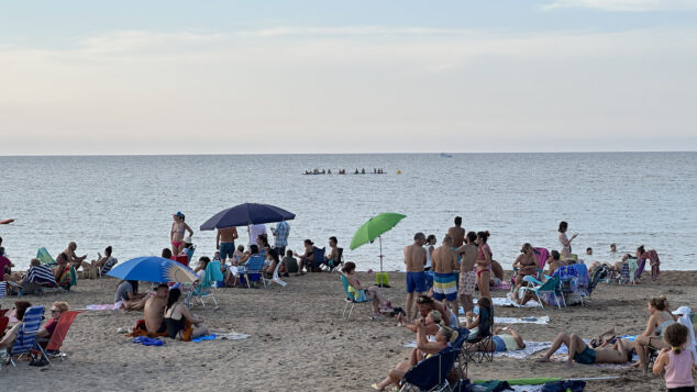 De la decepción a la alegría: así se vivió el eclipse en la Marina Alta con una última sorpresa del cielo 19 eclipse solar desde la playa de la almadrava 14