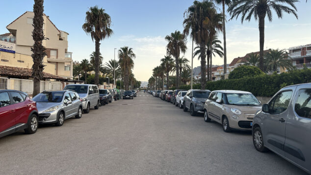 De la decepción a la alegría: así se vivió el eclipse en la Marina Alta con una última sorpresa del cielo 28 eclipse solar desde la playa de la almadrava 24