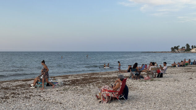 De la decepción a la alegría: así se vivió el eclipse en la Marina Alta con una última sorpresa del cielo 32 eclipse solar desde la playa de la almadrava 28