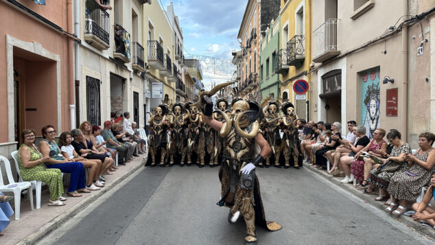 La grandeza de la fiesta venció a la lluvia en El Verger con una entrada de Moros i Cristians para el recuerdo 15 entrada de moros i cristians el verger 2026 10