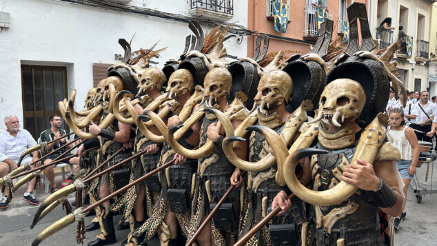 La grandeza de la fiesta venció a la lluvia en El Verger con una entrada de Moros i Cristians para el recuerdo 16 entrada de moros i cristians el verger 2026 11