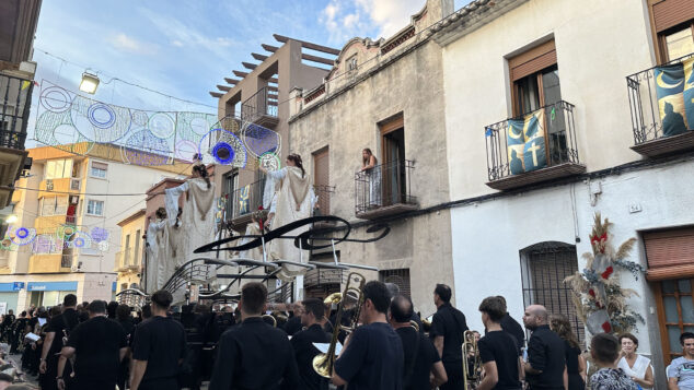 La grandeza de la fiesta venció a la lluvia en El Verger con una entrada de Moros i Cristians para el recuerdo 137 entrada de moros i cristians el verger 2026 135