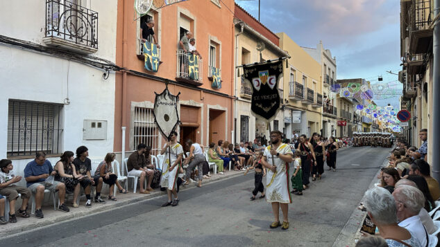 La grandeza de la fiesta venció a la lluvia en El Verger con una entrada de Moros i Cristians para el recuerdo 140 entrada de moros i cristians el verger 2026 138