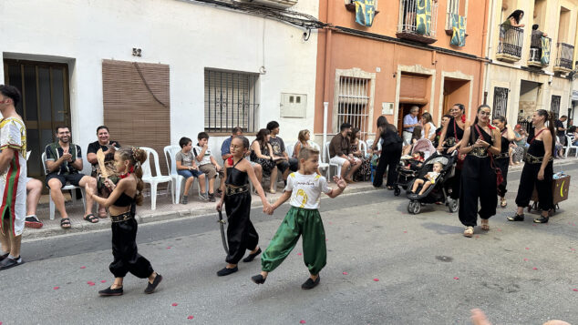 La grandeza de la fiesta venció a la lluvia en El Verger con una entrada de Moros i Cristians para el recuerdo 141 entrada de moros i cristians el verger 2026 139