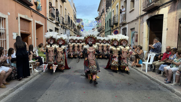 La grandeza de la fiesta venció a la lluvia en El Verger con una entrada de Moros i Cristians para el recuerdo 143 entrada de moros i cristians el verger 2026 141