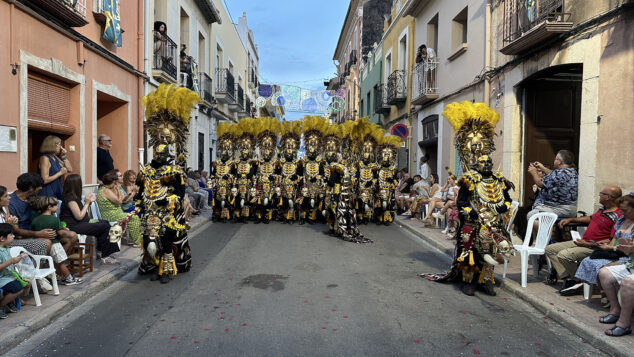 La grandeza de la fiesta venció a la lluvia en El Verger con una entrada de Moros i Cristians para el recuerdo 147 entrada de moros i cristians el verger 2026 145