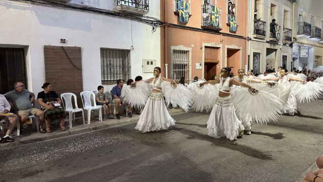 La grandeza de la fiesta venció a la lluvia en El Verger con una entrada de Moros i Cristians para el recuerdo 173 entrada de moros i cristians el verger 2026 172