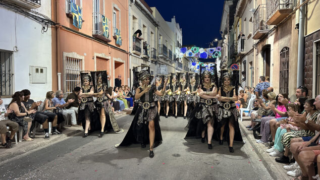 La grandeza de la fiesta venció a la lluvia en El Verger con una entrada de Moros i Cristians para el recuerdo 181 entrada de moros i cristians el verger 2026 181