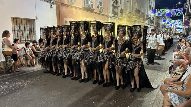 La grandeza de la fiesta venció a la lluvia en El Verger con una entrada de Moros i Cristians para el recuerdo 183 entrada de moros i cristians el verger 2026 183