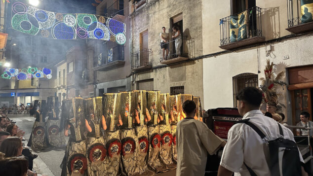 La grandeza de la fiesta venció a la lluvia en El Verger con una entrada de Moros i Cristians para el recuerdo 186 entrada de moros i cristians el verger 2026 186