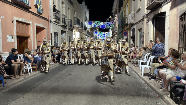 La grandeza de la fiesta venció a la lluvia en El Verger con una entrada de Moros i Cristians para el recuerdo 239 entrada de moros i cristians el verger 2026 240
