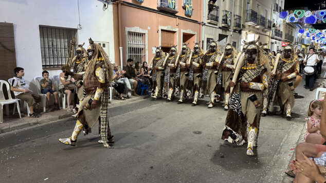 La grandeza de la fiesta venció a la lluvia en El Verger con una entrada de Moros i Cristians para el recuerdo 241 entrada de moros i cristians el verger 2026 242