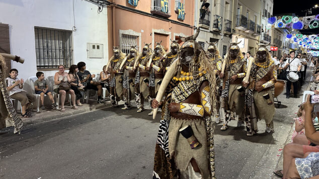La grandeza de la fiesta venció a la lluvia en El Verger con una entrada de Moros i Cristians para el recuerdo 242 entrada de moros i cristians el verger 2026 243