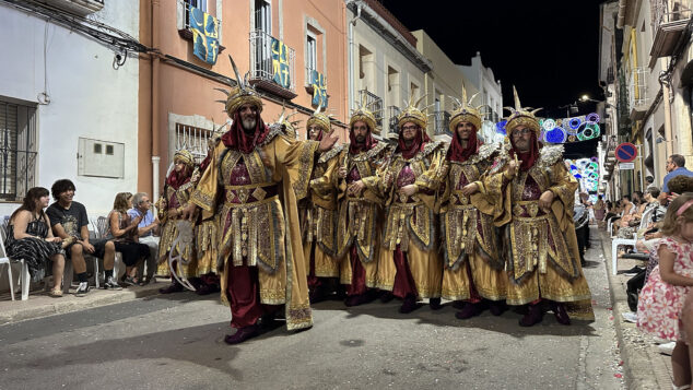 La grandeza de la fiesta venció a la lluvia en El Verger con una entrada de Moros i Cristians para el recuerdo 249 entrada de moros i cristians el verger 2026 250