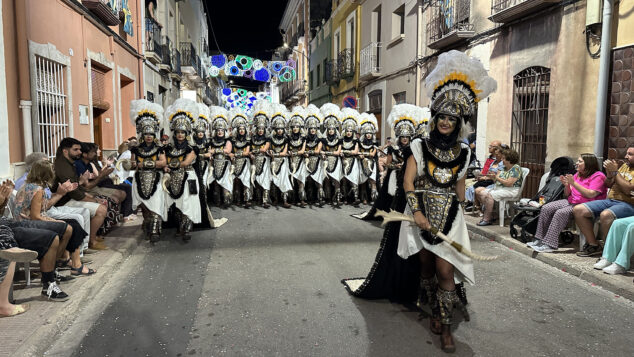 La grandeza de la fiesta venció a la lluvia en El Verger con una entrada de Moros i Cristians para el recuerdo 255 entrada de moros i cristians el verger 2026 256