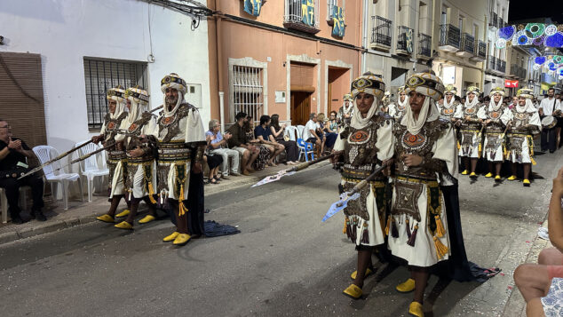 La grandeza de la fiesta venció a la lluvia en El Verger con una entrada de Moros i Cristians para el recuerdo 263 entrada de moros i cristians el verger 2026 264