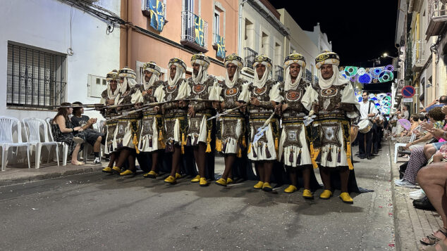 La grandeza de la fiesta venció a la lluvia en El Verger con una entrada de Moros i Cristians para el recuerdo 264 entrada de moros i cristians el verger 2026 265