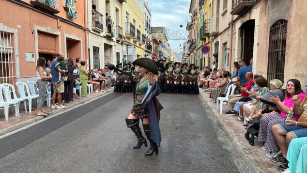 La grandeza de la fiesta venció a la lluvia en El Verger con una entrada de Moros i Cristians para el recuerdo 54 entrada de moros i cristians el verger 2026 50