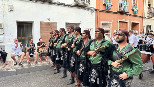 La grandeza de la fiesta venció a la lluvia en El Verger con una entrada de Moros i Cristians para el recuerdo 61 entrada de moros i cristians el verger 2026 57