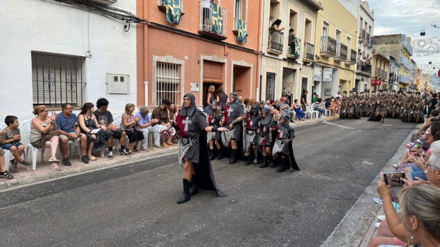 La grandeza de la fiesta venció a la lluvia en El Verger con una entrada de Moros i Cristians para el recuerdo 65 entrada de moros i cristians el verger 2026 61