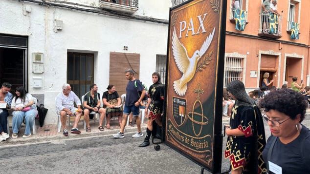 La grandeza de la fiesta venció a la lluvia en El Verger con una entrada de Moros i Cristians para el recuerdo 77 entrada de moros i cristians el verger 2026 73