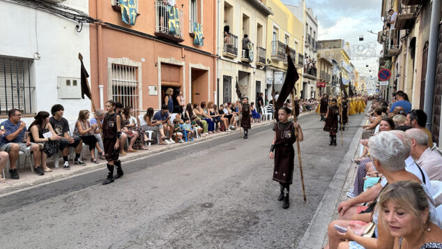 La grandeza de la fiesta venció a la lluvia en El Verger con una entrada de Moros i Cristians para el recuerdo 85 entrada de moros i cristians el verger 2026 81