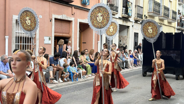 La grandeza de la fiesta venció a la lluvia en El Verger con una entrada de Moros i Cristians para el recuerdo 96 entrada de moros i cristians el verger 2026 92