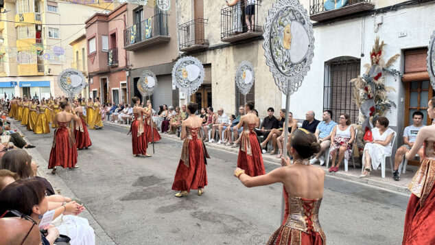 La grandeza de la fiesta venció a la lluvia en El Verger con una entrada de Moros i Cristians para el recuerdo 97 entrada de moros i cristians el verger 2026 93