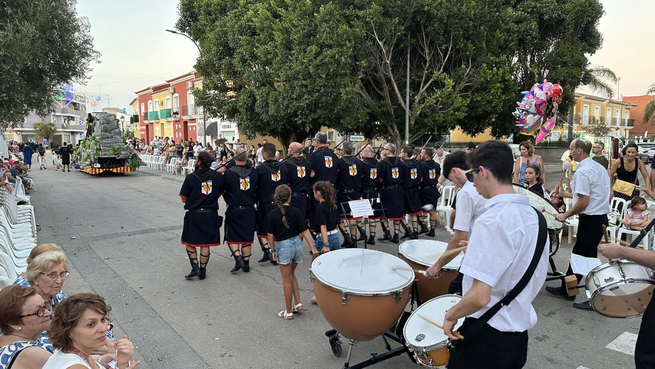 Escuadra de la Filà Deniers de Dénia en el desfile de Moros y Cristianos de Els Poblets  2026
