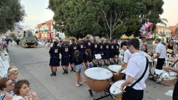 Escuadra de la Filà Deniers de Dénia en el desfile de Moros y Cristianos de Els Poblets  2026