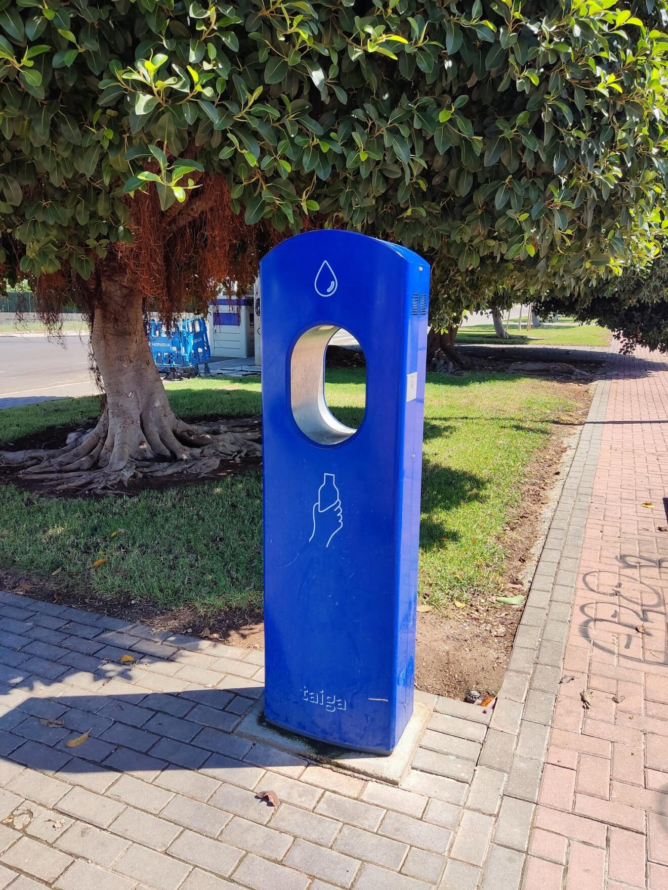 Fuente de agua en la zona de autocaravanas de Pego
