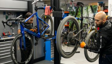 Guardada en el trastero desde hace temporadas, esa bicicleta clásica aún conserva potencial