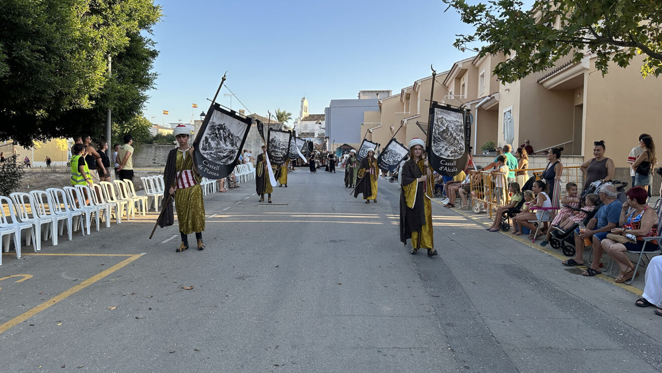 Homenaje a Al-Azraq en el desfile de Moros y Cristianos de Els Poblets este 2026